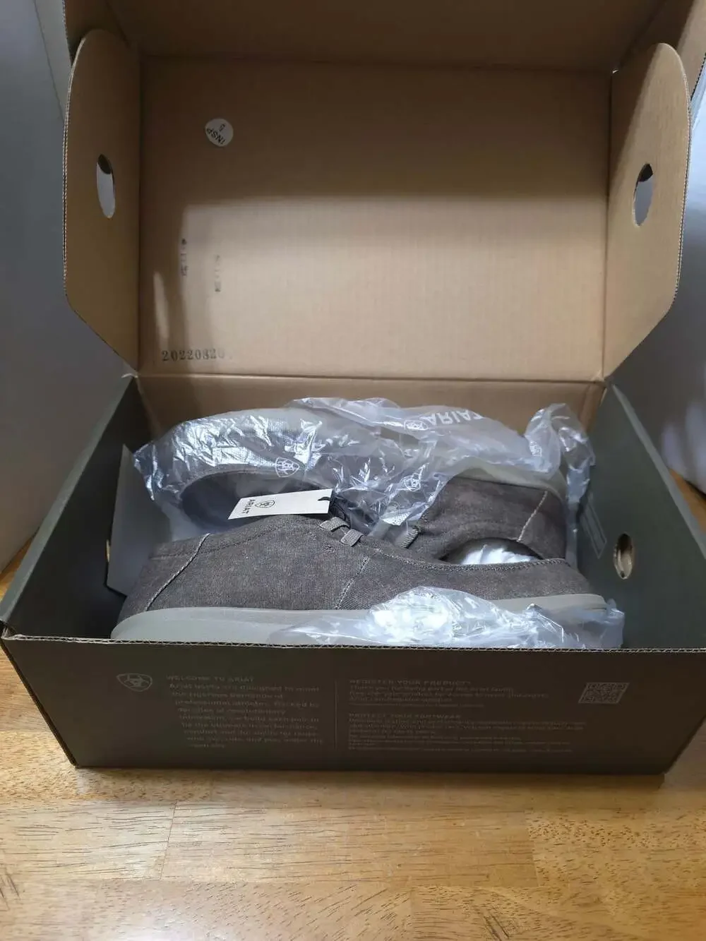 Ariat brand new